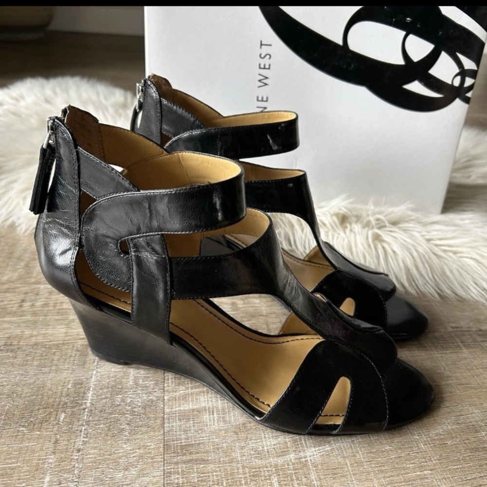 Nine West Ramp Up Wedge Sandals Shoes Women’s 8.5 M  Black Leather Zip NEW + Box - Picture 2 of 10